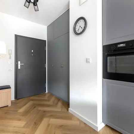 Koscielna With Free Parking דירה