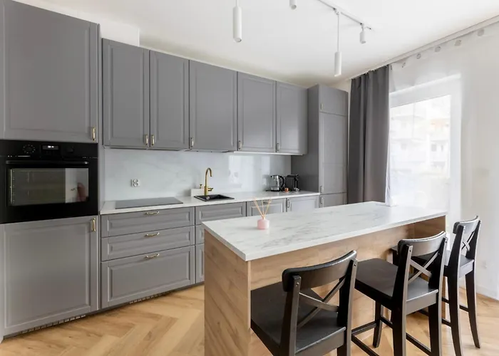 Koscielna With Free Parking Poznań